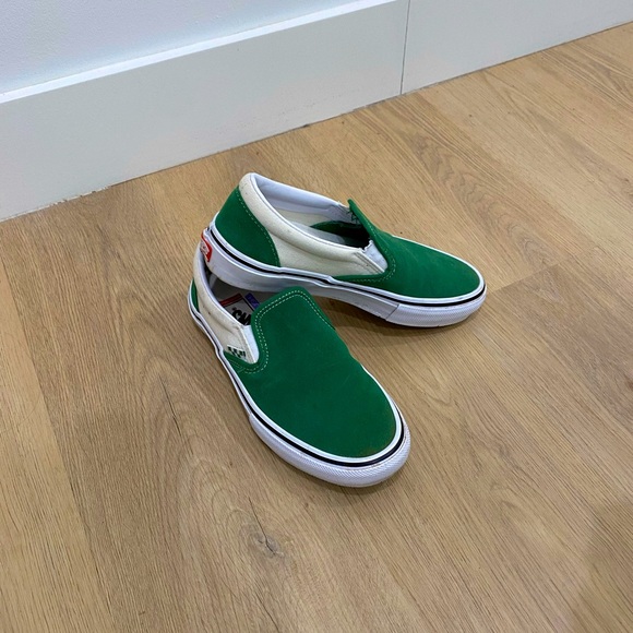 Vans Green Suede Classic Slip Ons Size 7.5 - Picture 1 of 3